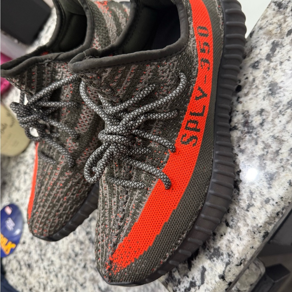 Yeezy men’s sneakers 350 V2 Carbon Beluga
